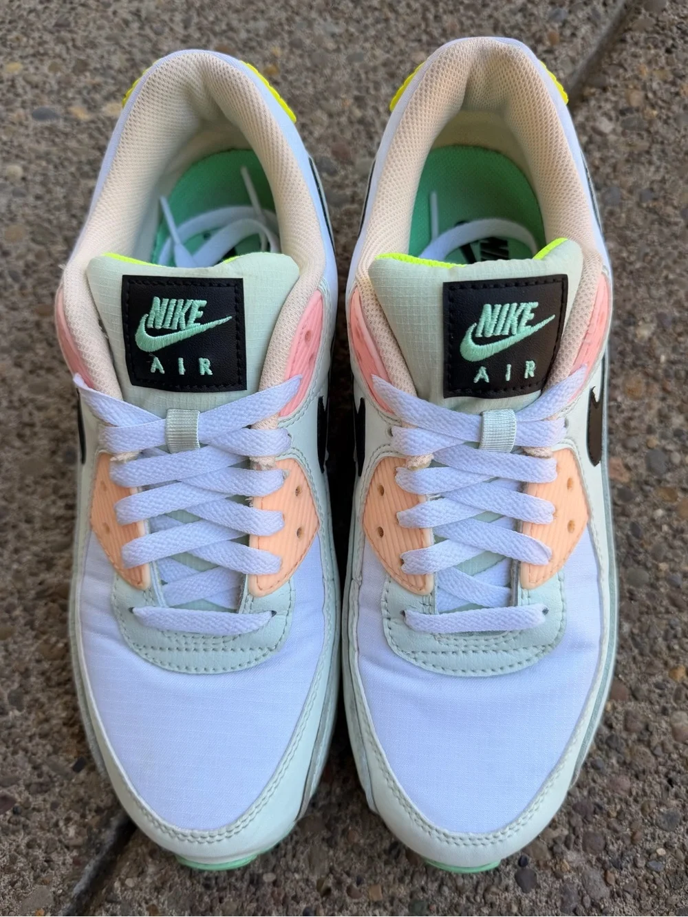 Women’s Nike Air Max 90